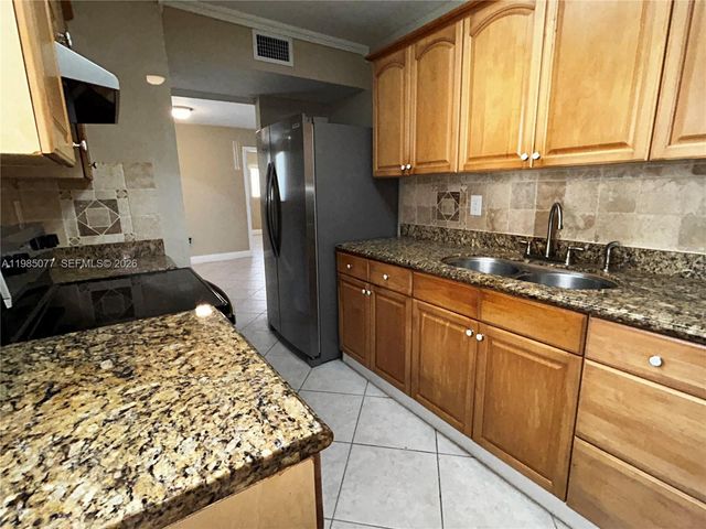 6091 W 22nd Ct 101, Hialeah, FL 33016