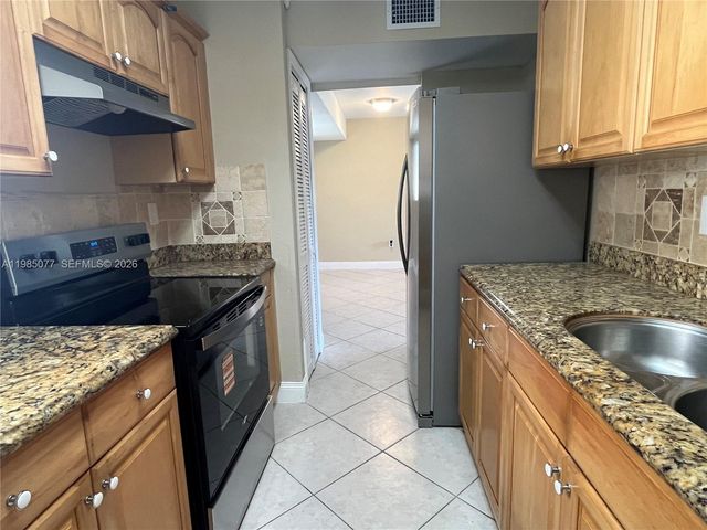 6091 W 22nd Ct 101, Hialeah, FL 33016