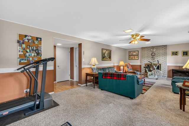 3173 Grandview Place, Darien, IL 60561