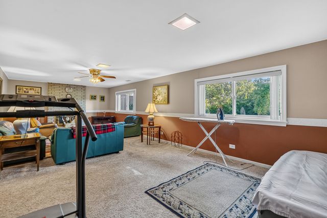 3173 Grandview Place, Darien, IL 60561