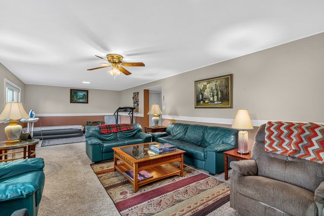 3173 Grandview Place, Darien, IL 60561