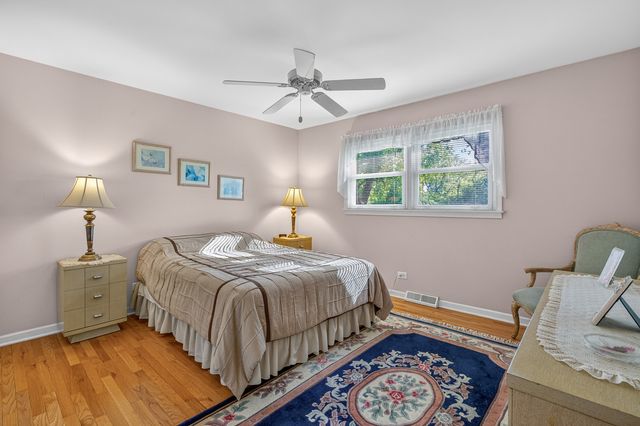 3173 Grandview Place, Darien, IL 60561