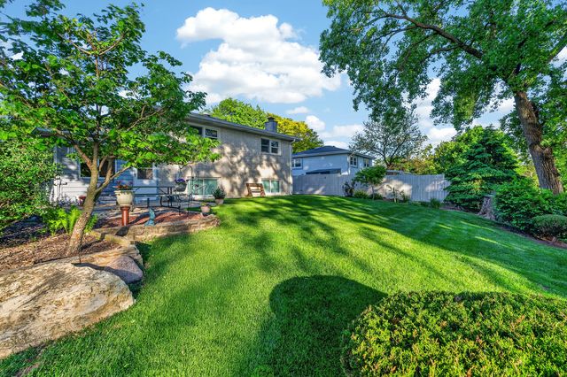 3173 Grandview Place, Darien, IL 60561