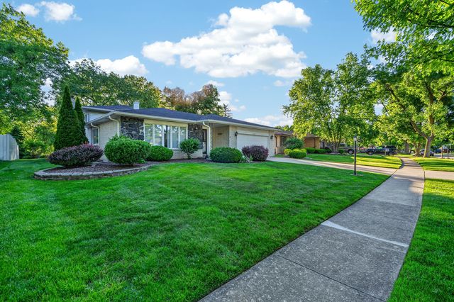 3173 Grandview Place, Darien, IL 60561