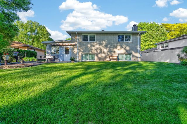 3173 Grandview Place, Darien, IL 60561