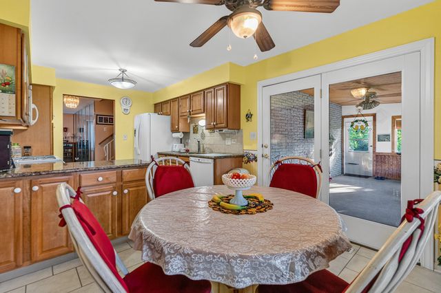 3173 Grandview Place, Darien, IL 60561