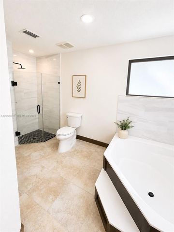 15832 Stonetower St, Davie, FL 33331