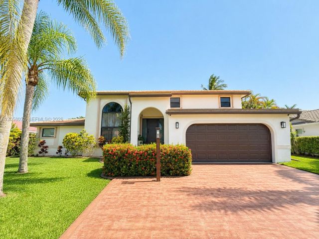 15832 Stonetower St, Davie, FL 33331