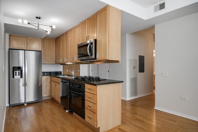 9655 Woods Drive 1809, Skokie, IL 60077