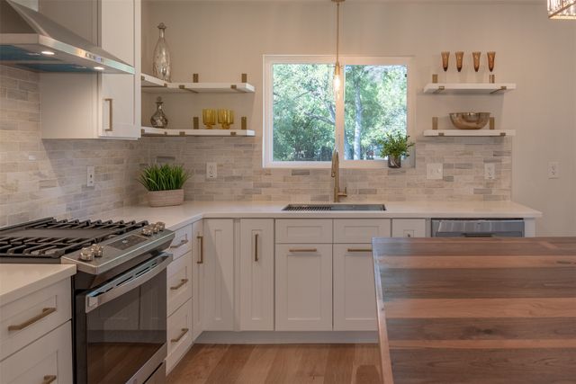 210 Davis Road, Granbury, TX 76049