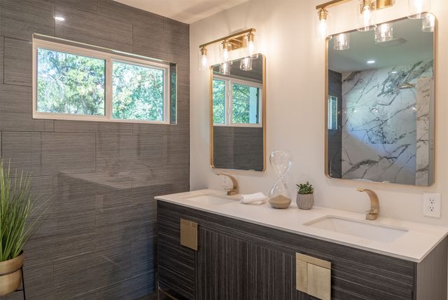 210 Davis Road, Granbury, TX 76049