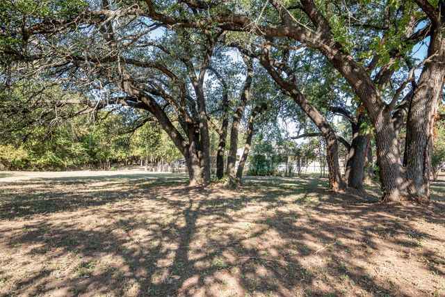 210 Davis Road, Granbury, TX 76049
