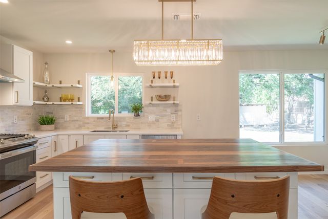 210 Davis Road, Granbury, TX 76049