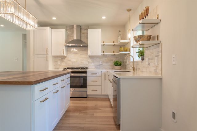 210 Davis Road, Granbury, TX 76049