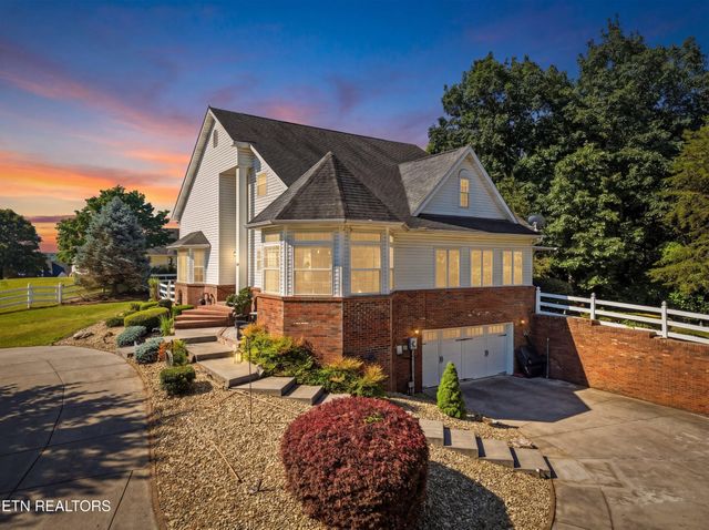 619 Emerald Ave, Kodak, TN 37764