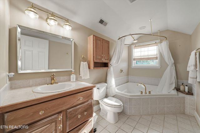 619 Emerald Ave, Kodak, TN 37764