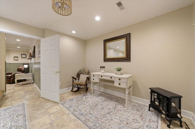 619 Emerald Ave, Kodak, TN 37764
