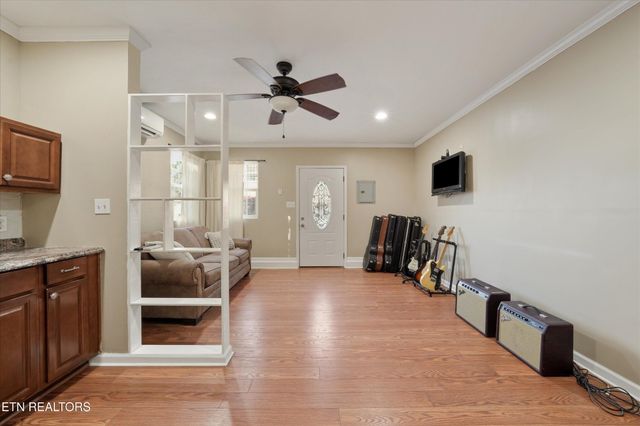 619 Emerald Ave, Kodak, TN 37764