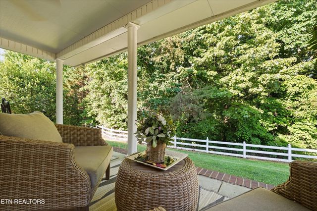 619 Emerald Ave, Kodak, TN 37764