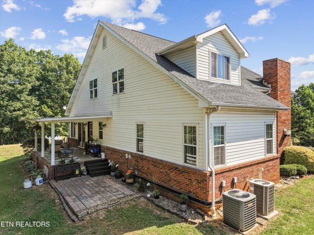 619 Emerald Ave, Kodak, TN 37764