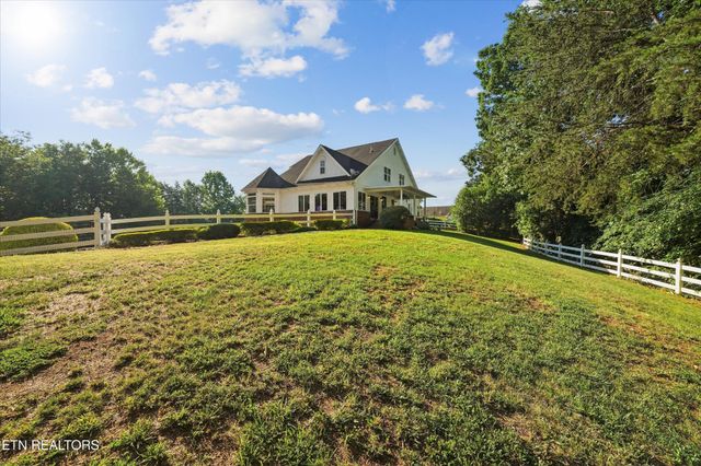 619 Emerald Ave, Kodak, TN 37764
