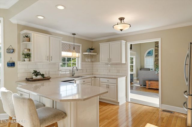 619 Emerald Ave, Kodak, TN 37764