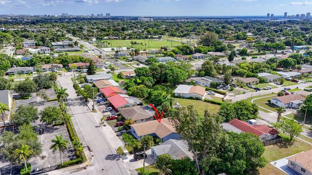 3640 Avenue J, West Palm Beach, FL 33404