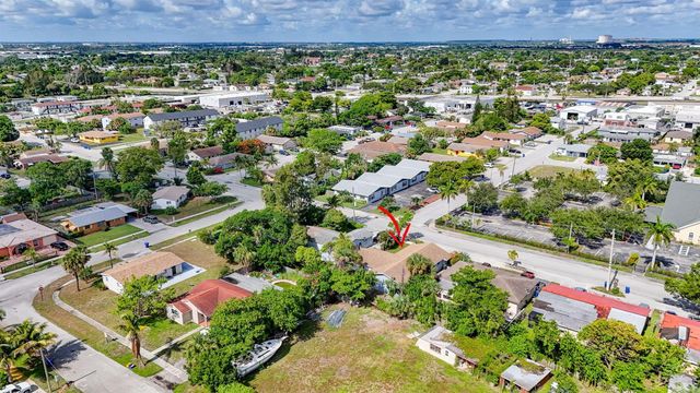 3640 Avenue J, West Palm Beach, FL 33404