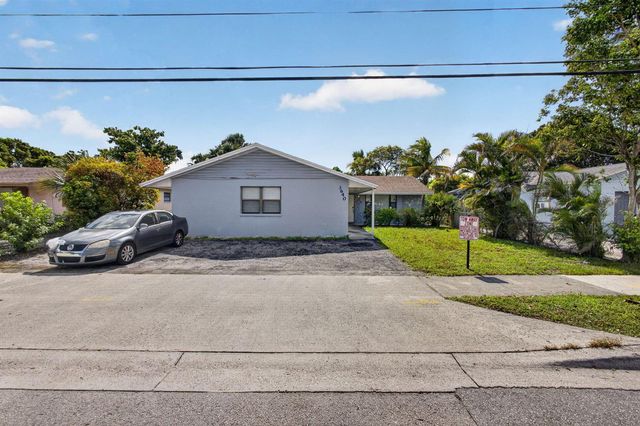 3640 Avenue J, West Palm Beach, FL 33404