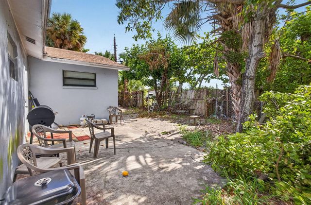 3640 Avenue J, West Palm Beach, FL 33404