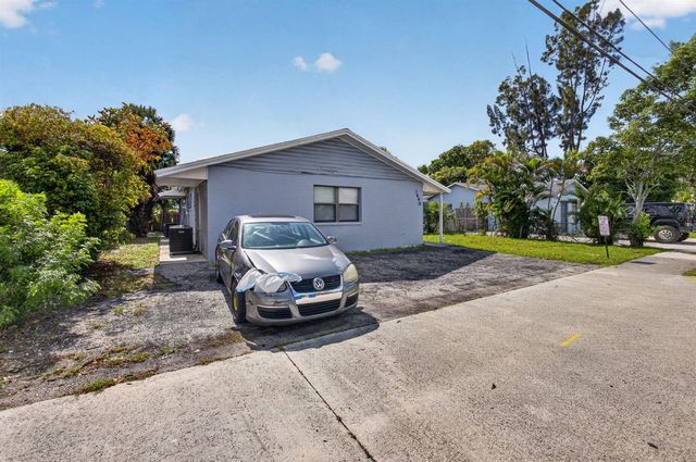 3640 Avenue J, West Palm Beach, FL 33404