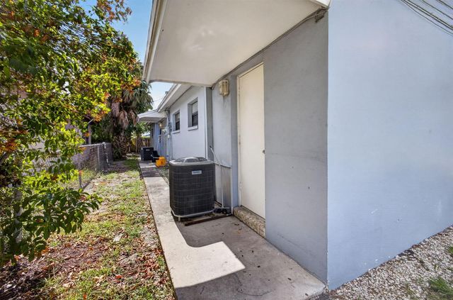 3640 Avenue J, West Palm Beach, FL 33404