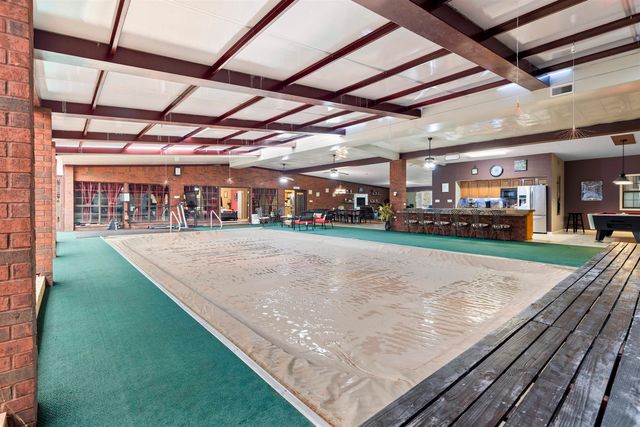 344 McKinnon Dr, Kilgore, TX 75662