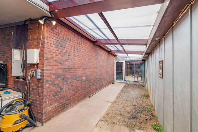 344 McKinnon Dr, Kilgore, TX 75662