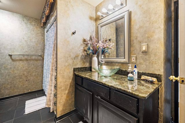 344 McKinnon Dr, Kilgore, TX 75662