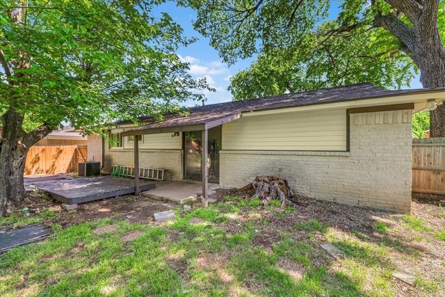 327 E Center Street, Duncanville, TX 75116