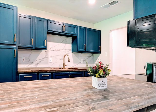 6357 Cascade Circle, Watauga, TX 76148