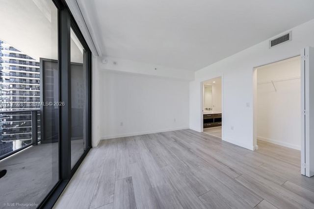 45 SW 9th St 1808, Miami, FL 33130