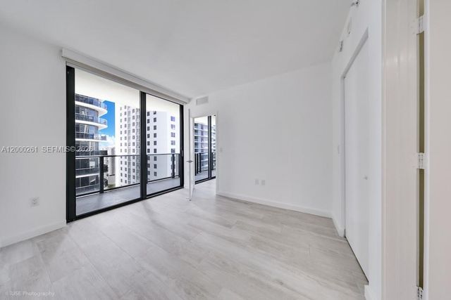 45 SW 9th St 1808, Miami, FL 33130