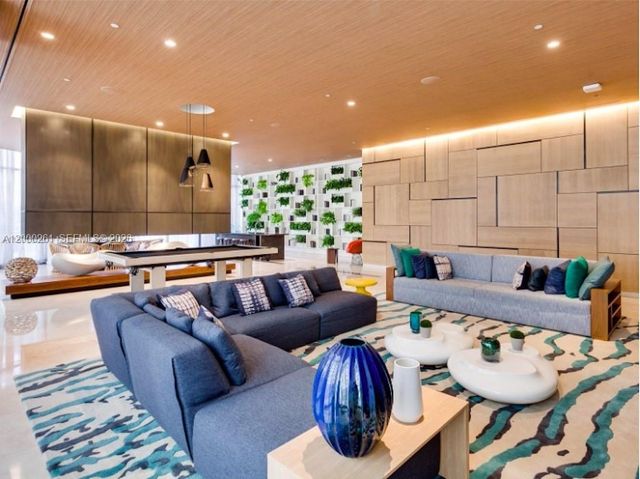 45 SW 9th St 1808, Miami, FL 33130