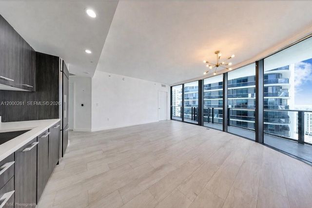 45 SW 9th St 1808, Miami, FL 33130