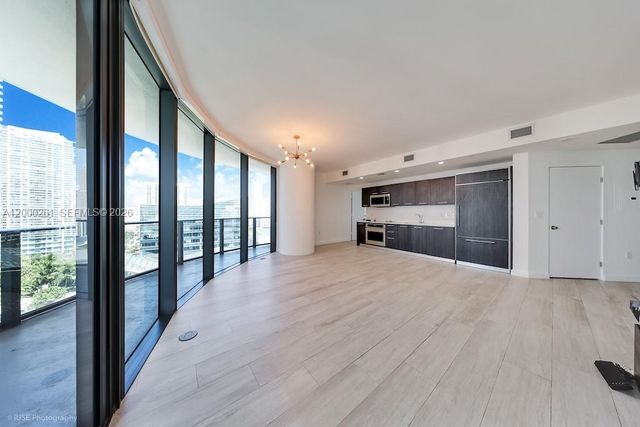 45 SW 9th St 1808, Miami, FL 33130