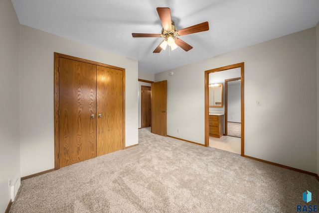 909 E 64th St Street, Sioux Falls, SD 57108