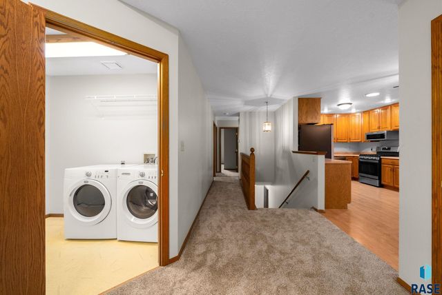 909 E 64th St Street, Sioux Falls, SD 57108