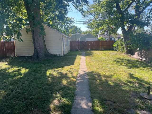7538 Walnut Avenue, Hammond, IN 46324