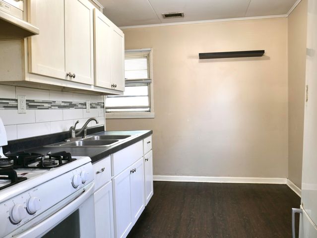7538 Walnut Avenue, Hammond, IN 46324