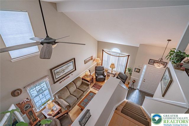 2115 Briarwood Drive, North Whitehall Twp, PA 18037