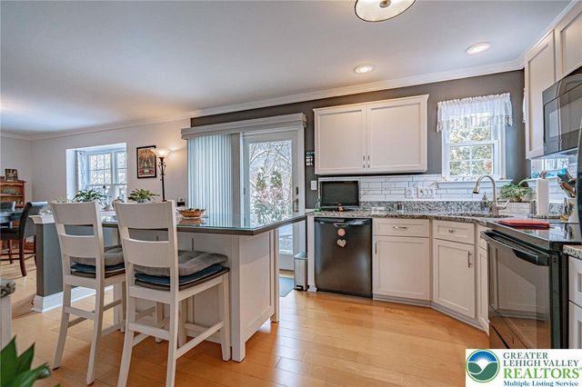 2115 Briarwood Drive, North Whitehall Twp, PA 18037