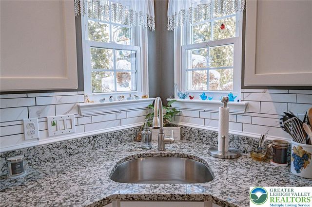 2115 Briarwood Drive, North Whitehall Twp, PA 18037