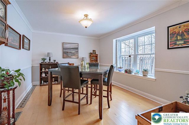 2115 Briarwood Drive, North Whitehall Twp, PA 18037